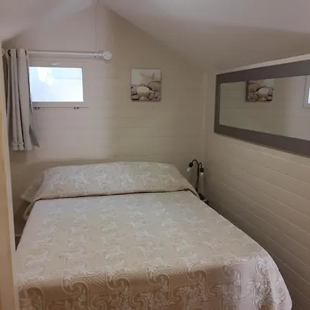Bungalow Pres Des Criques 콜리우르